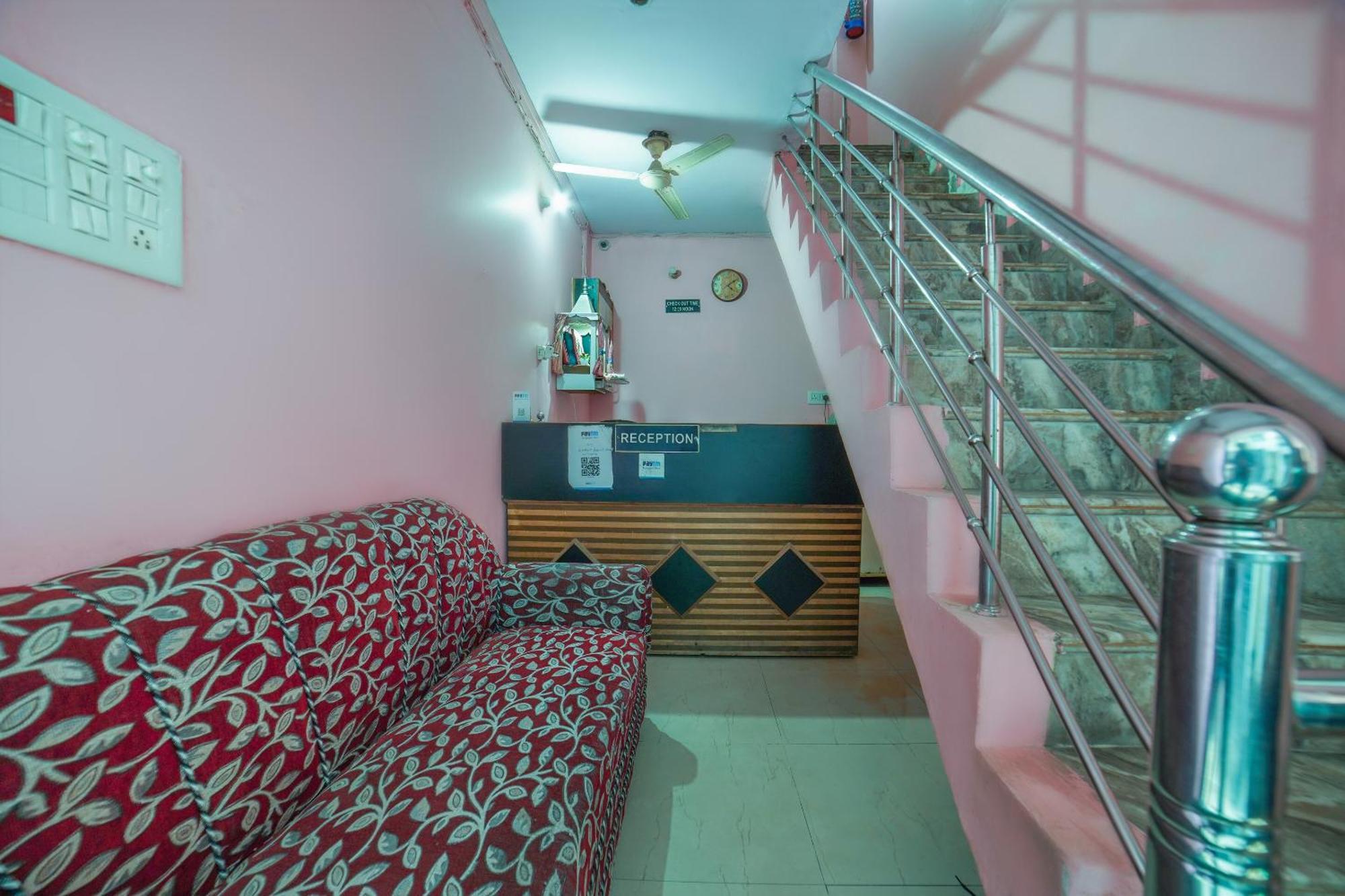 Spot On Komfort Guest House Rudrapur Kültér fotó