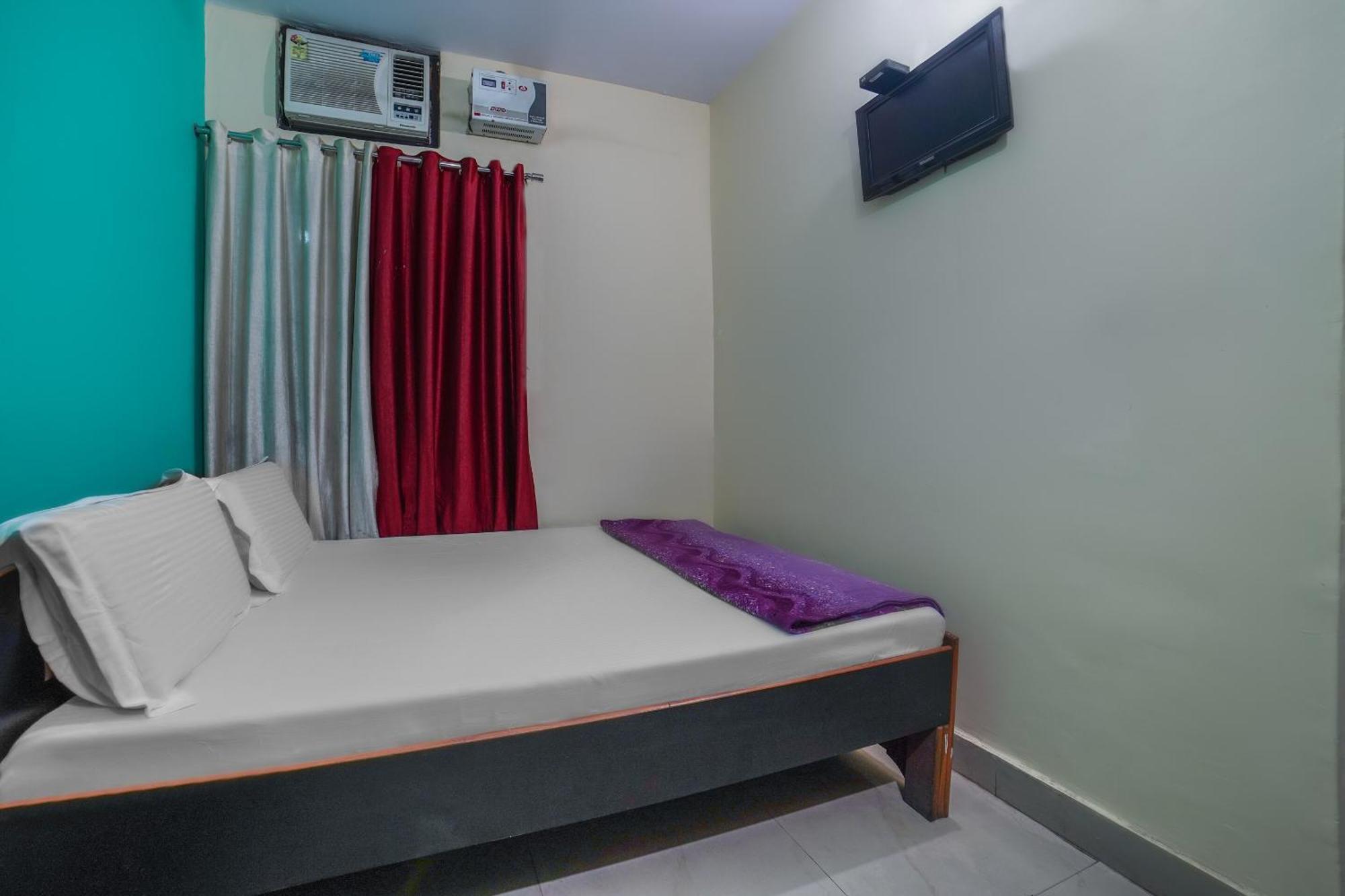 Spot On Komfort Guest House Rudrapur Kültér fotó