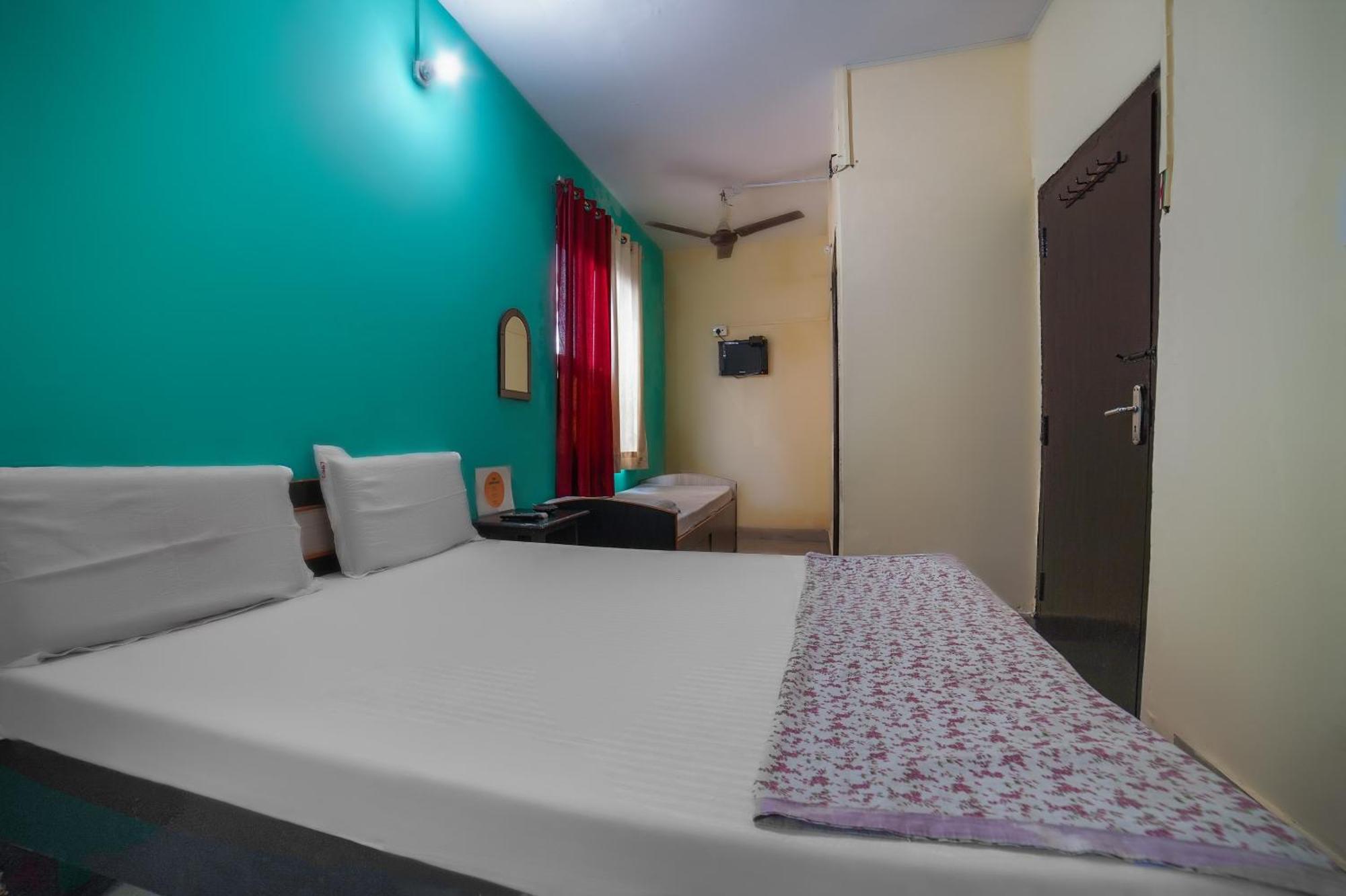 Spot On Komfort Guest House Rudrapur Kültér fotó